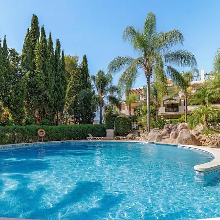 Casa de Férias 5 Min To Banus, Pools, Hot Tub, Parking