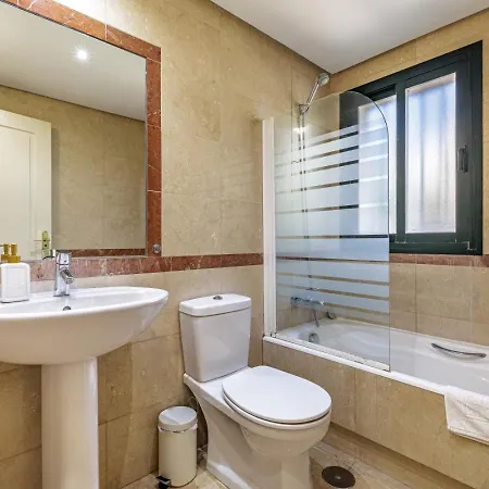 5 Min To Banus, Pools, Hot Tub, Parking Marbella
