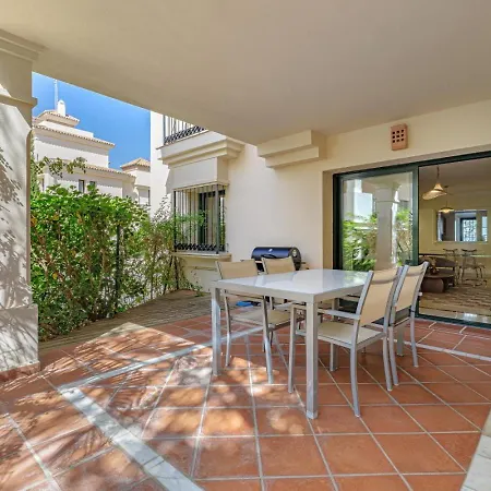 5 Min To Banus, Pools, Hot Tub, Parking Casa de Férias