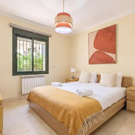Casa de Férias 5 Min To Banus, Pools, Hot Tub, Parking *