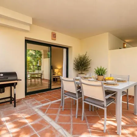 5 Min To Banus, Pools, Hot Tub, Parking Marbella