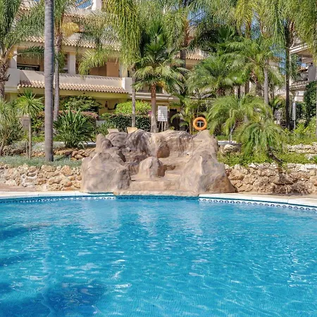 Casa de Férias 5 Min To Banus, Pools, Hot Tub, Parking Marbella