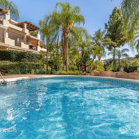 Casa de Férias 5 Min To Banus, Pools, Hot Tub, Parking Marbella