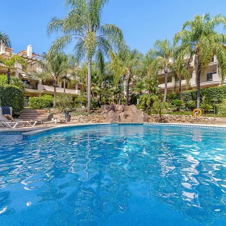 5 Min To Banus, Pools, Hot Tub, Parking *